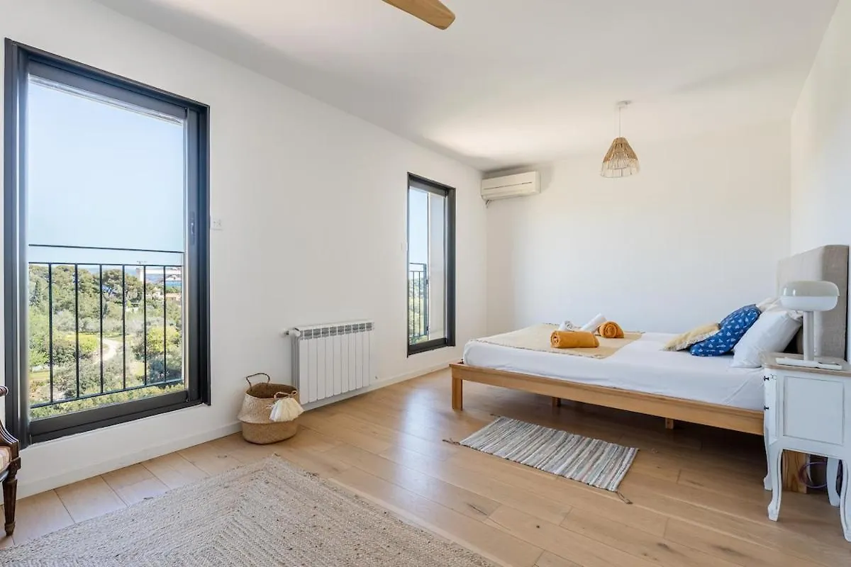 New Moon Apartment La Ciotat France
