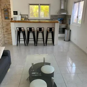Rez De Avec Place De Parking Et Vue Mer. Appartement