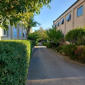 Appartement/studio Dans Petite Résidence Calme Appartement